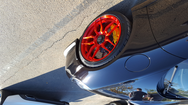 The red and black GT3